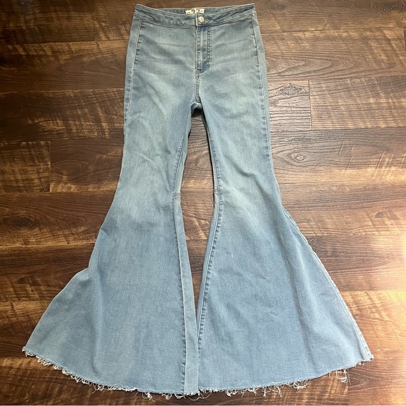 Free people OB589583 just float on flare light wash super flare jeans 27 *read - Picture 1 of 13